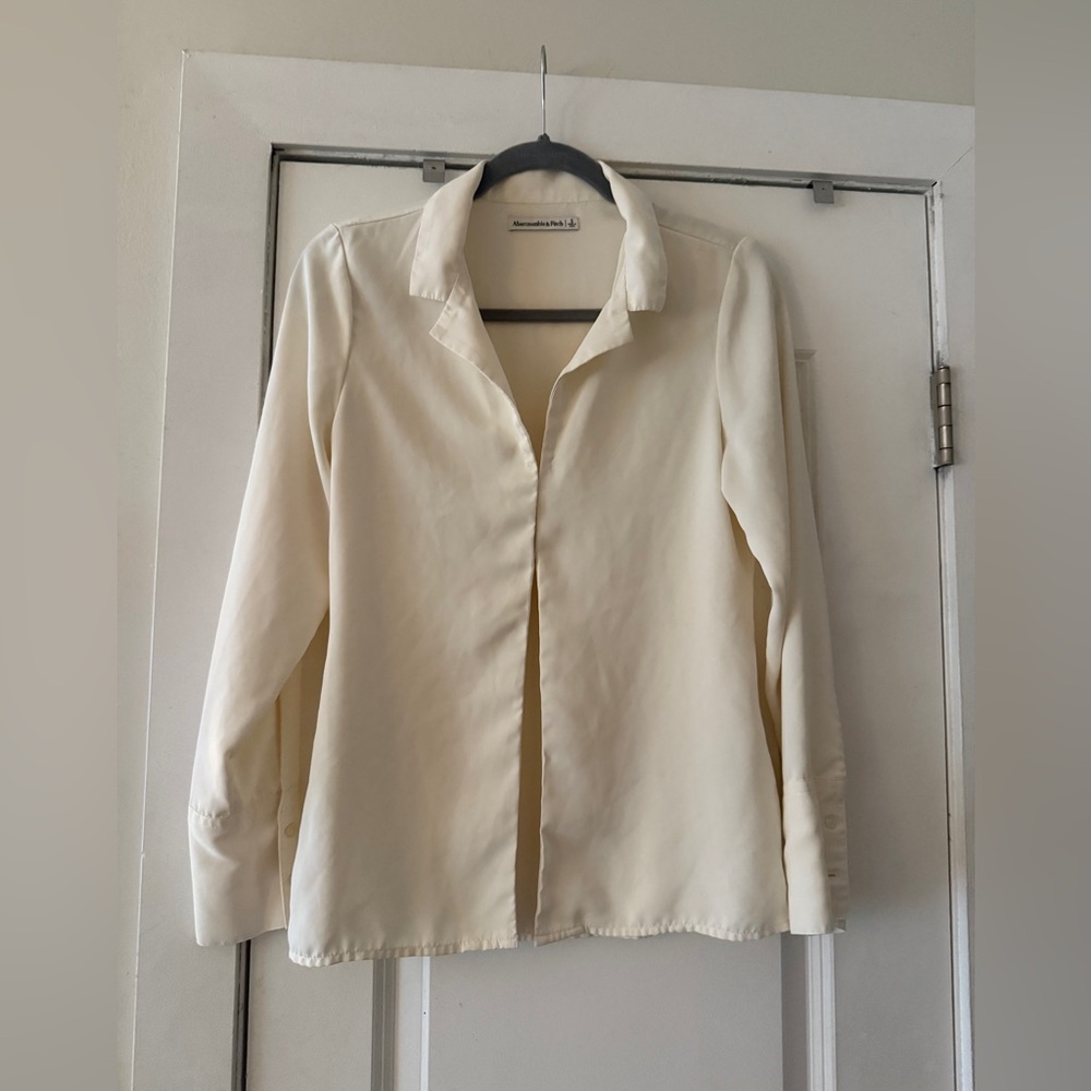 Abercrombie & Fitch Cream Silk-Feel Button Front Blouse Size S